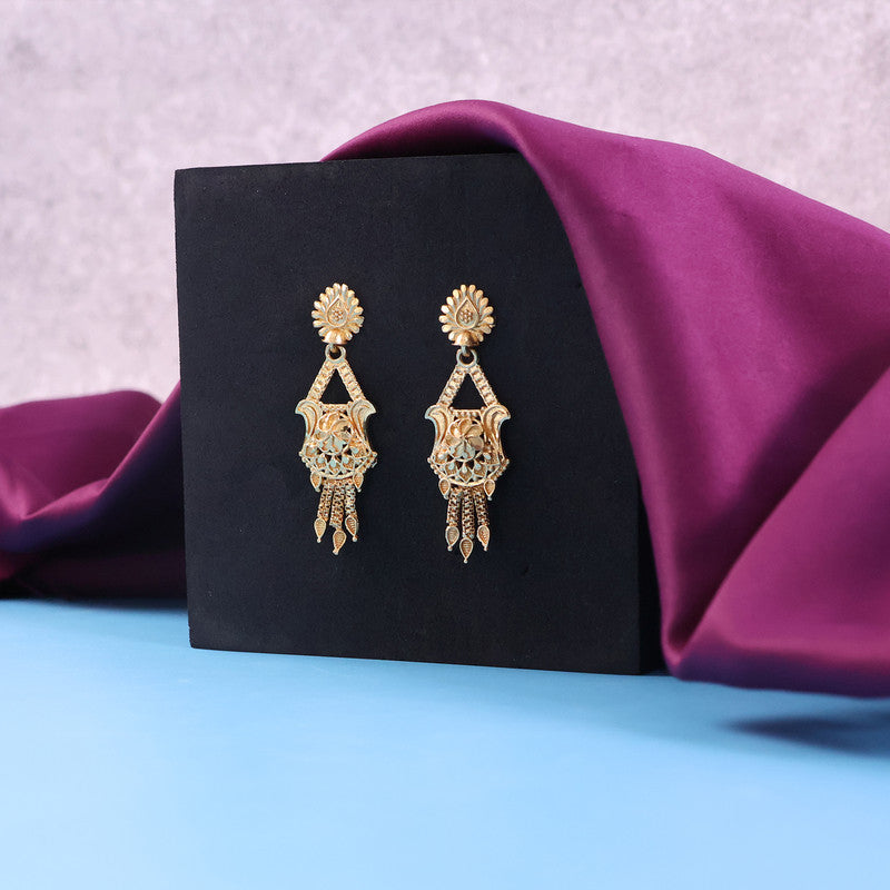 Elegant Artificial Gold-Plated Mangalsutra Necklace Set with Traditional Intricate Detailing