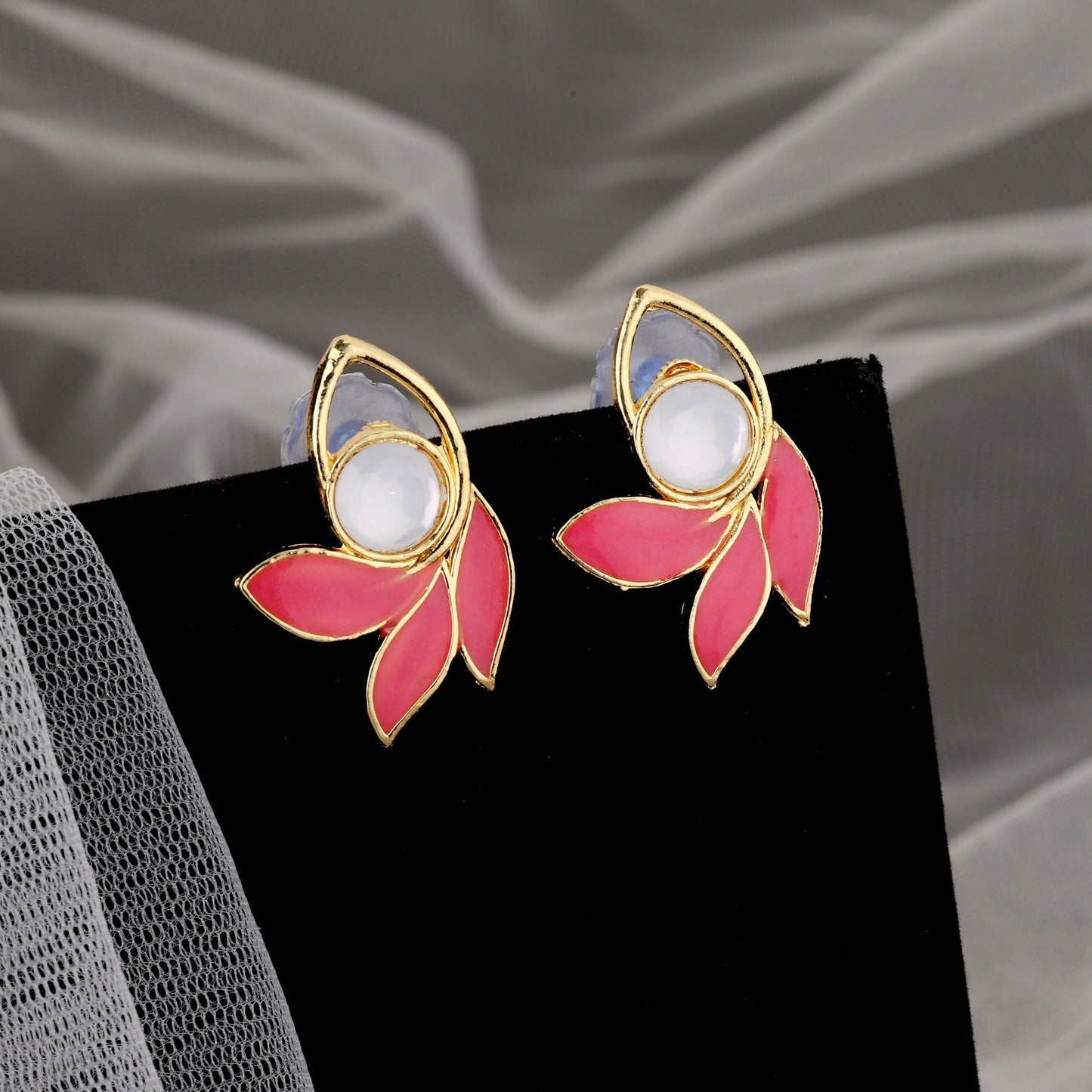 Artificial Gold-Toned American Diamond-Studded Teardrop Set