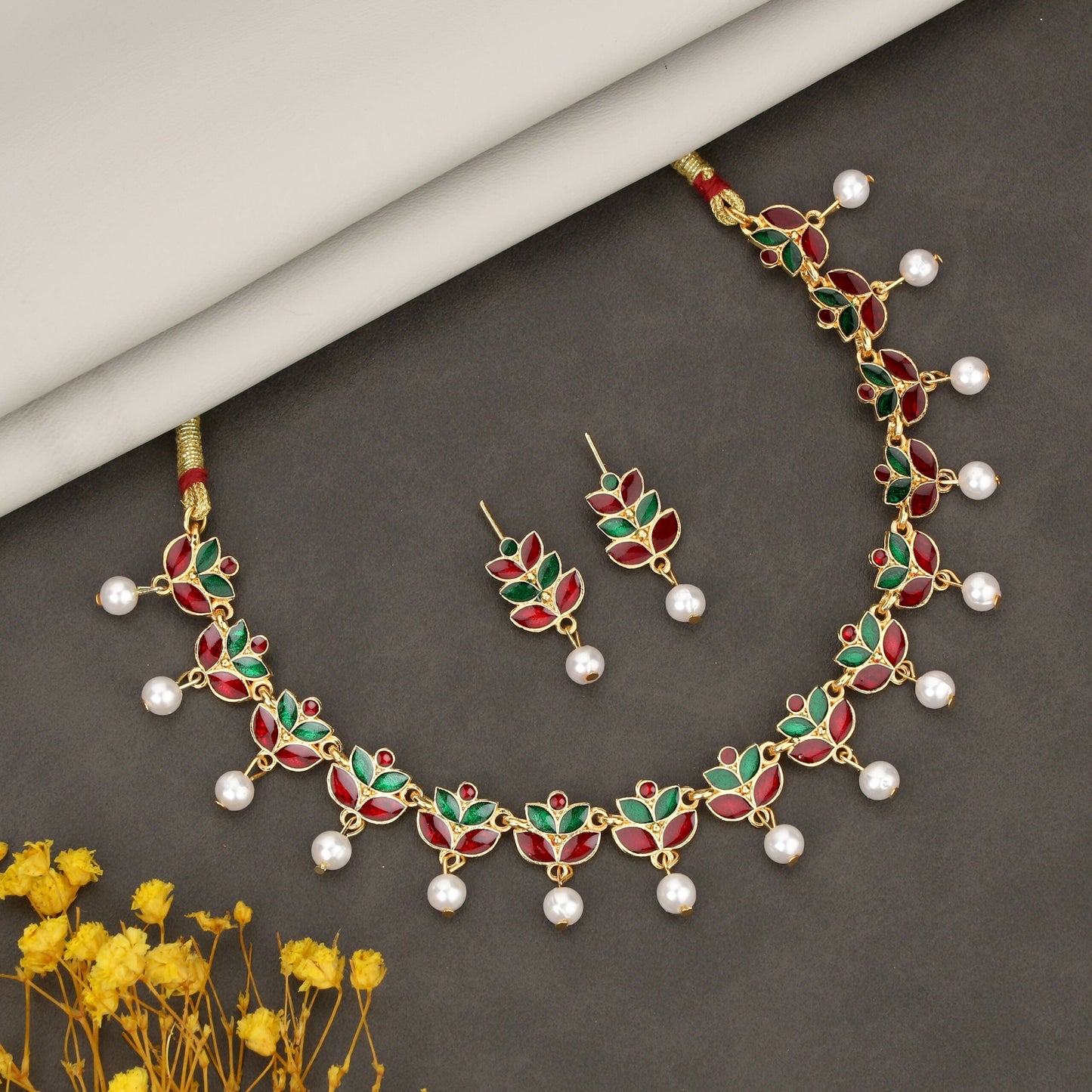 Elegant Artificial Gold-Tone Matte Leaf Motif Choker with Faux Pearls