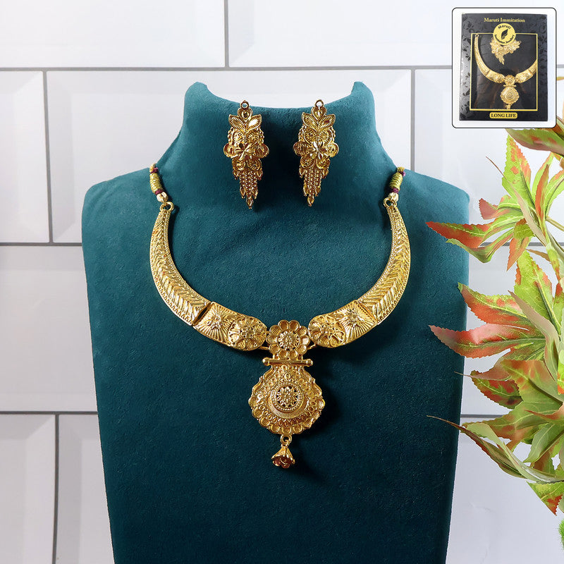 Royal Curved Choker Necklace Set – Elegant Traditional Design for Bridal Wear