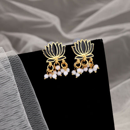 Classic   Artificial Gold-Toned Pearl Cluster Choker Set