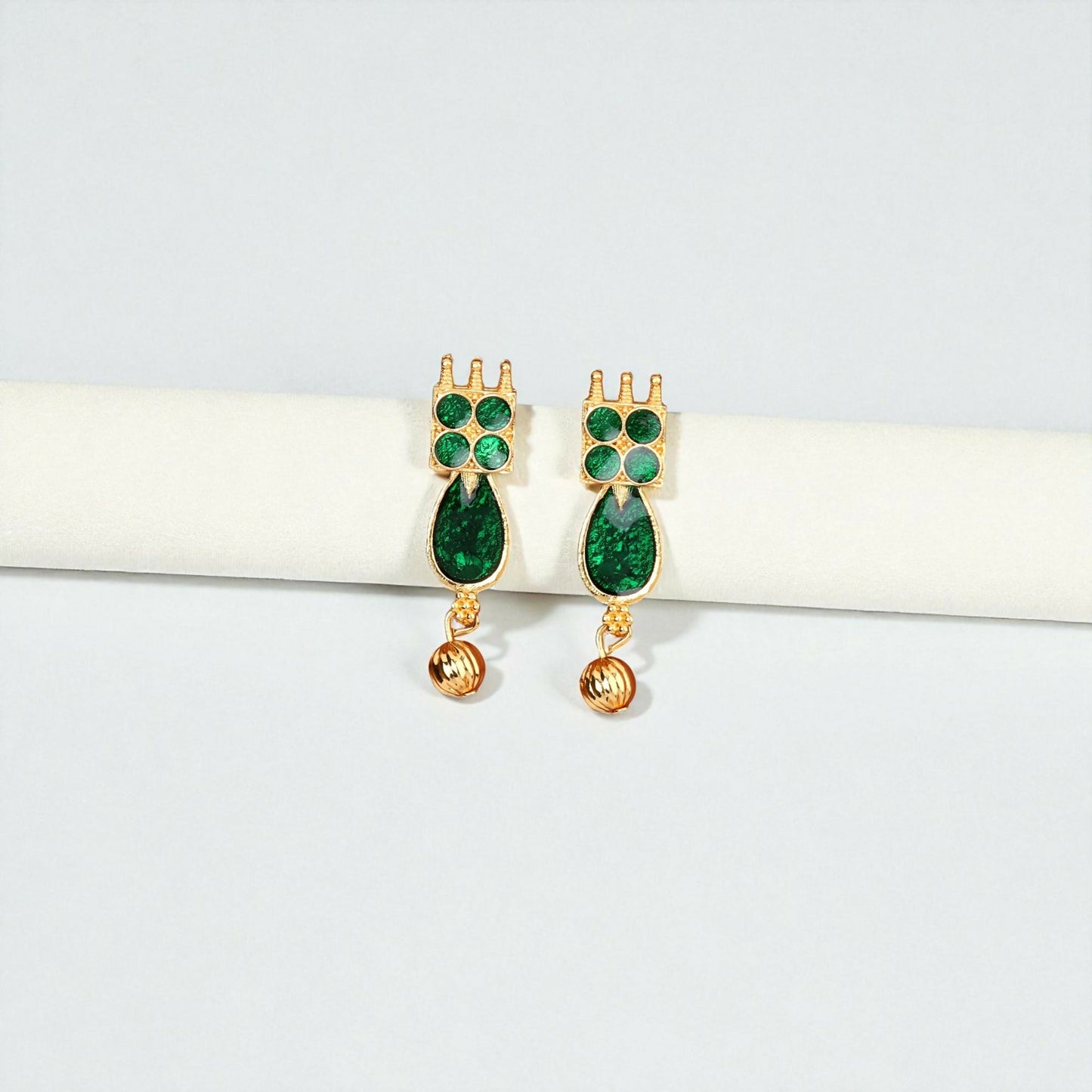 Rose Gold-Tone Bright Green Enamel Leaf Choker with Pearl Drops (Style A)