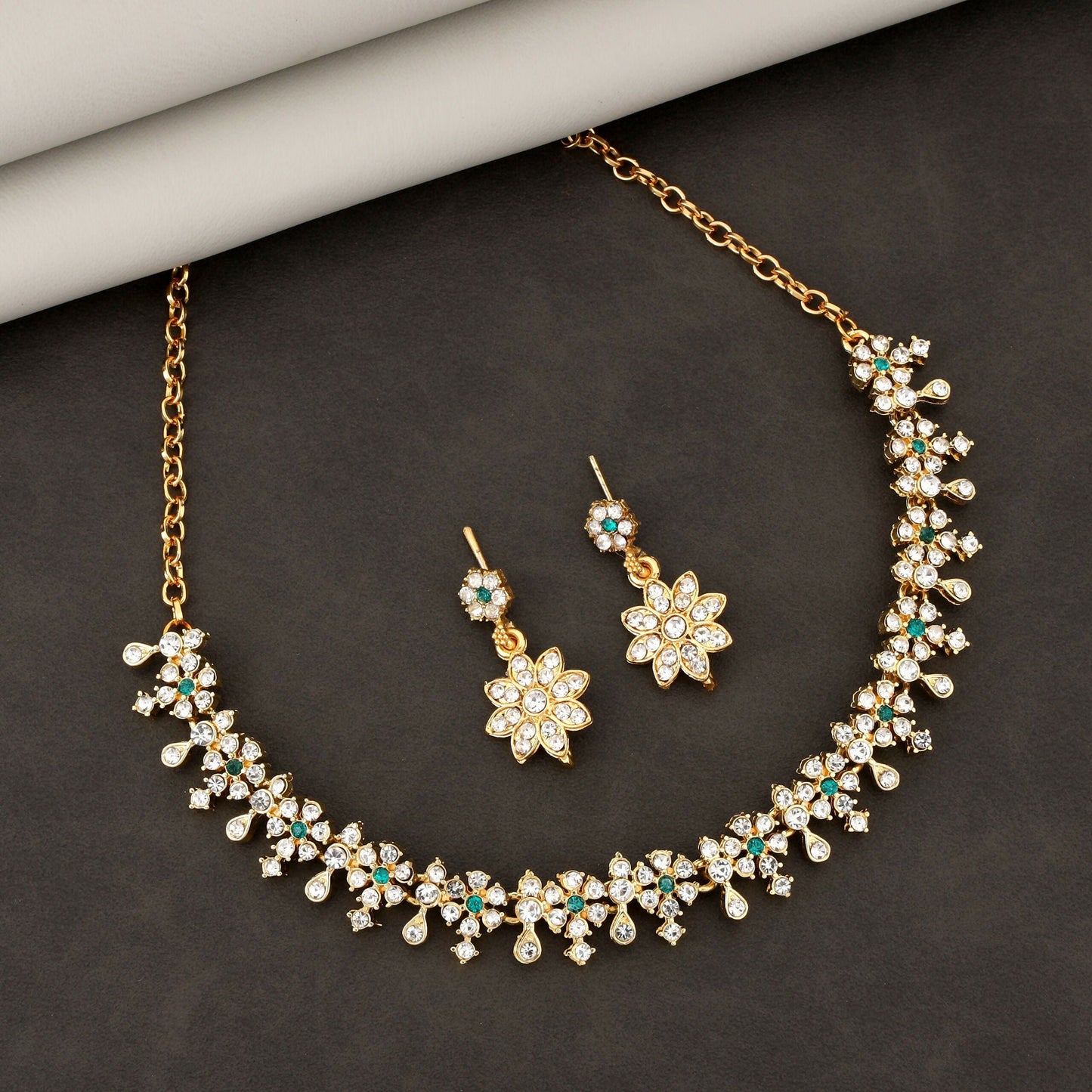 Artificial Gold-Plated Emerald Green & Diamond-Look Floral Choker Necklace Set